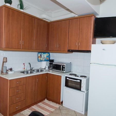 A Beautifull 2Nd Floor Apartment Close To The Port Каламата Экстерьер фото