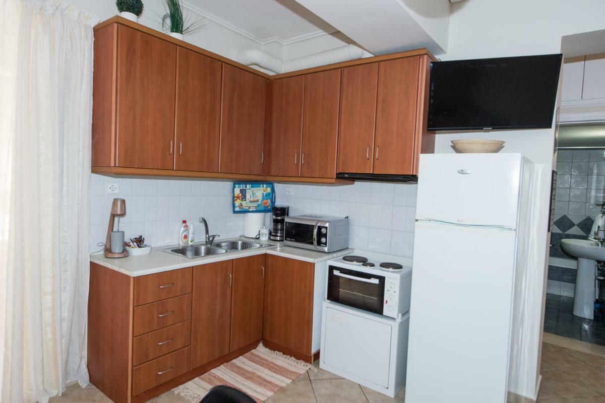 A Beautifull 2Nd Floor Apartment Close To The Port Каламата Экстерьер фото