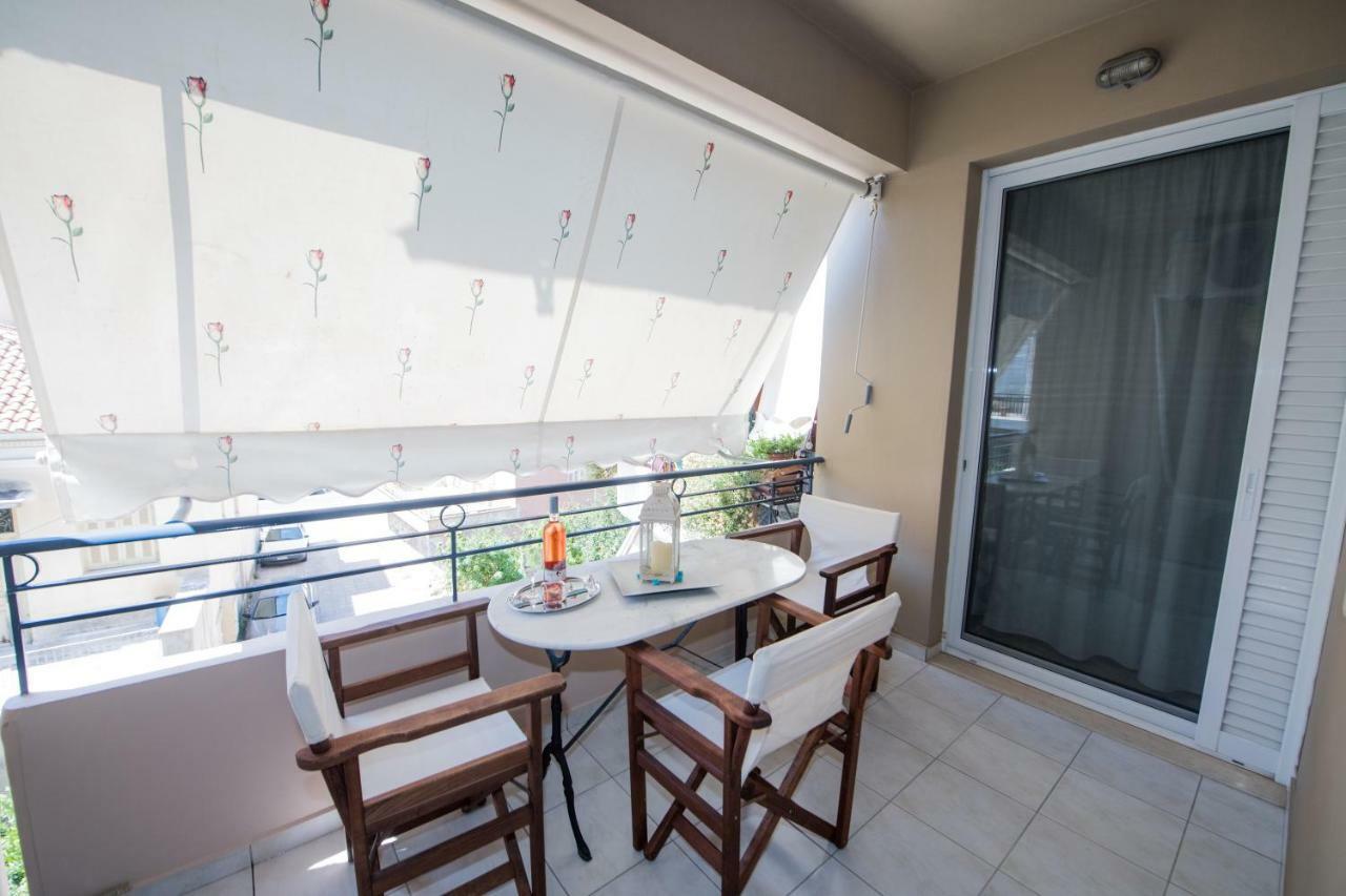 A Beautifull 2Nd Floor Apartment Close To The Port Каламата Экстерьер фото