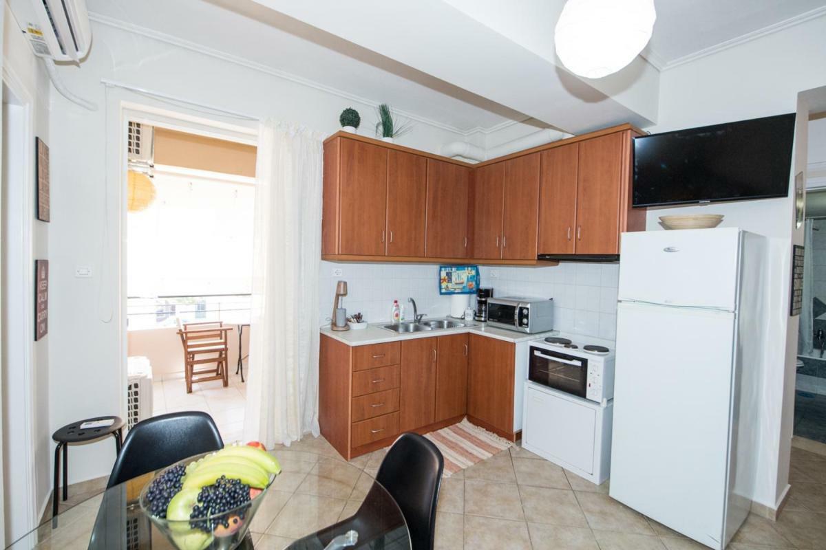 A Beautifull 2Nd Floor Apartment Close To The Port Каламата Экстерьер фото